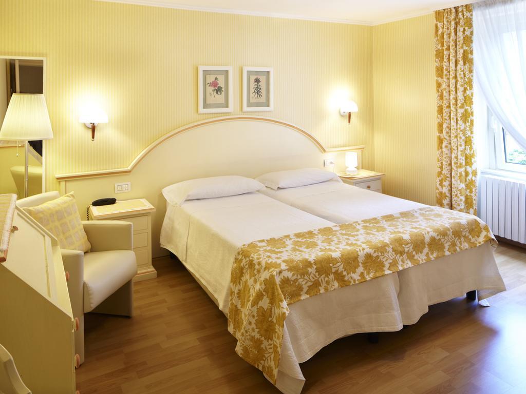 Albergo Milano Snc Lanzo dʼIntelvi Quarto foto