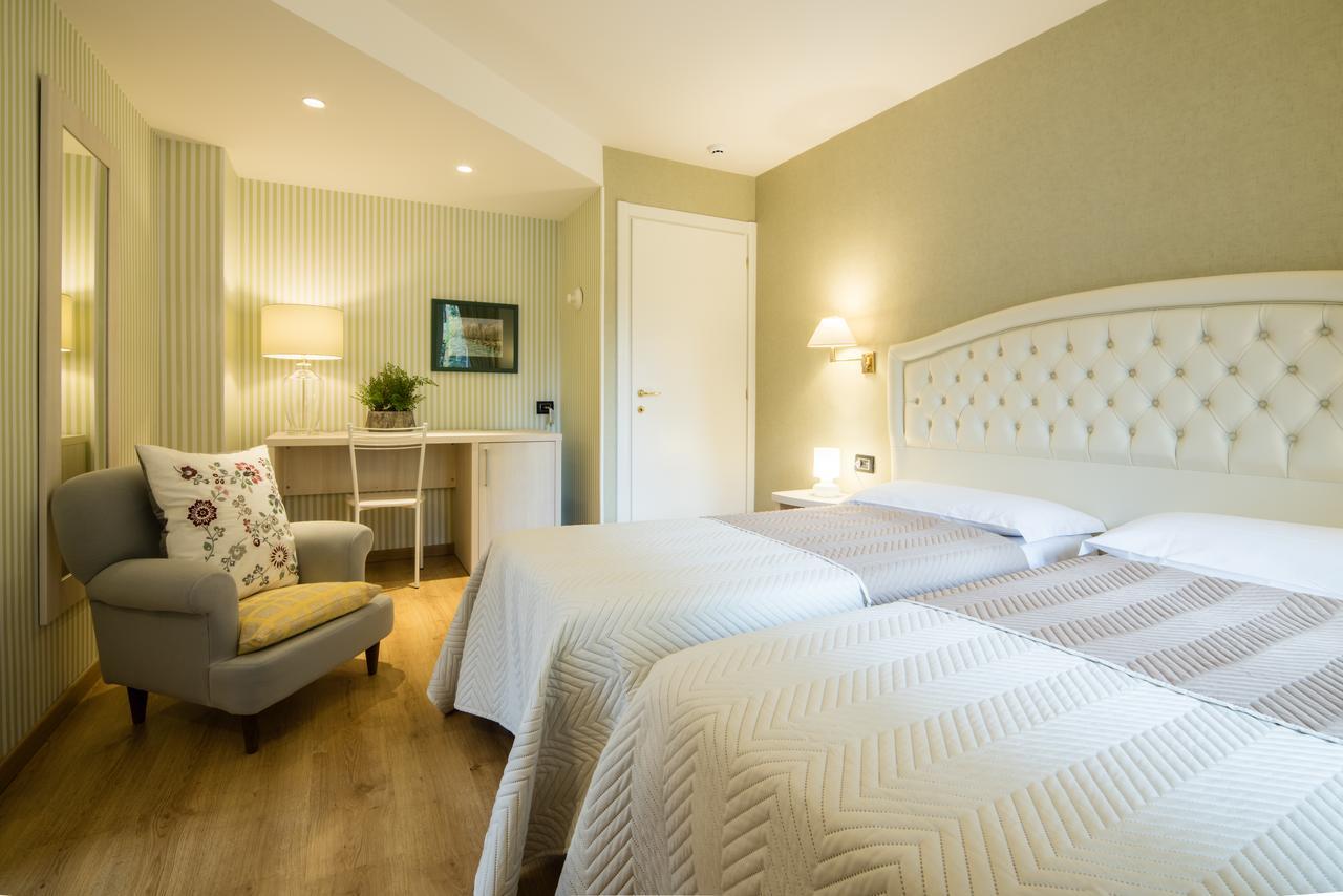 Albergo Milano Snc Lanzo dʼIntelvi Exterior foto
